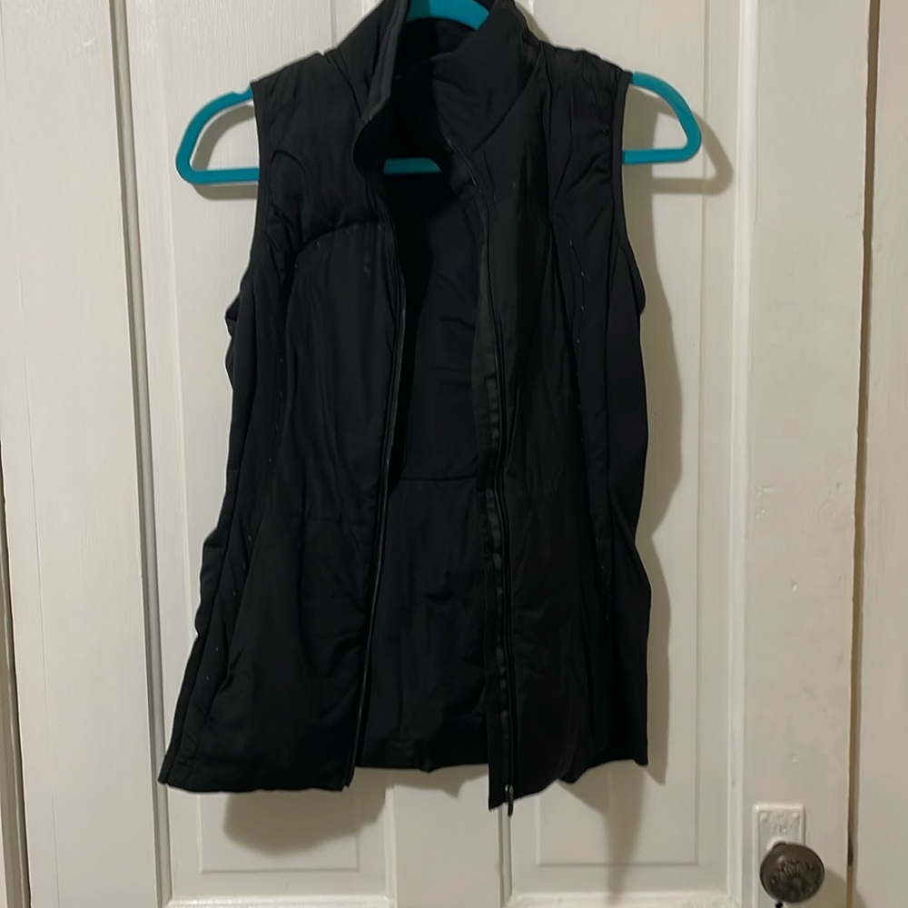 Lululemon running vest size 6